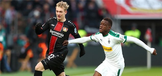 赛前法兰克福备战中超，刷新队史纪录细节曝光，更衣室稳定，轮换策略成焦点的简单介绍亚博在线体育娱乐